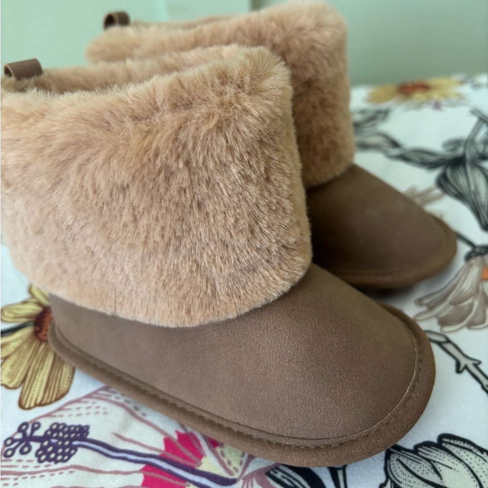 Boots with fur
